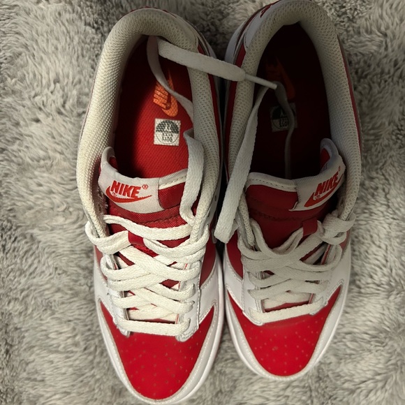 Nike dunks - Picture 2 of 2